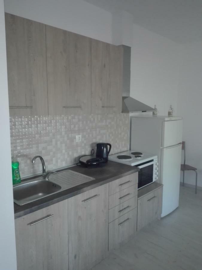 Luxury Apartment *